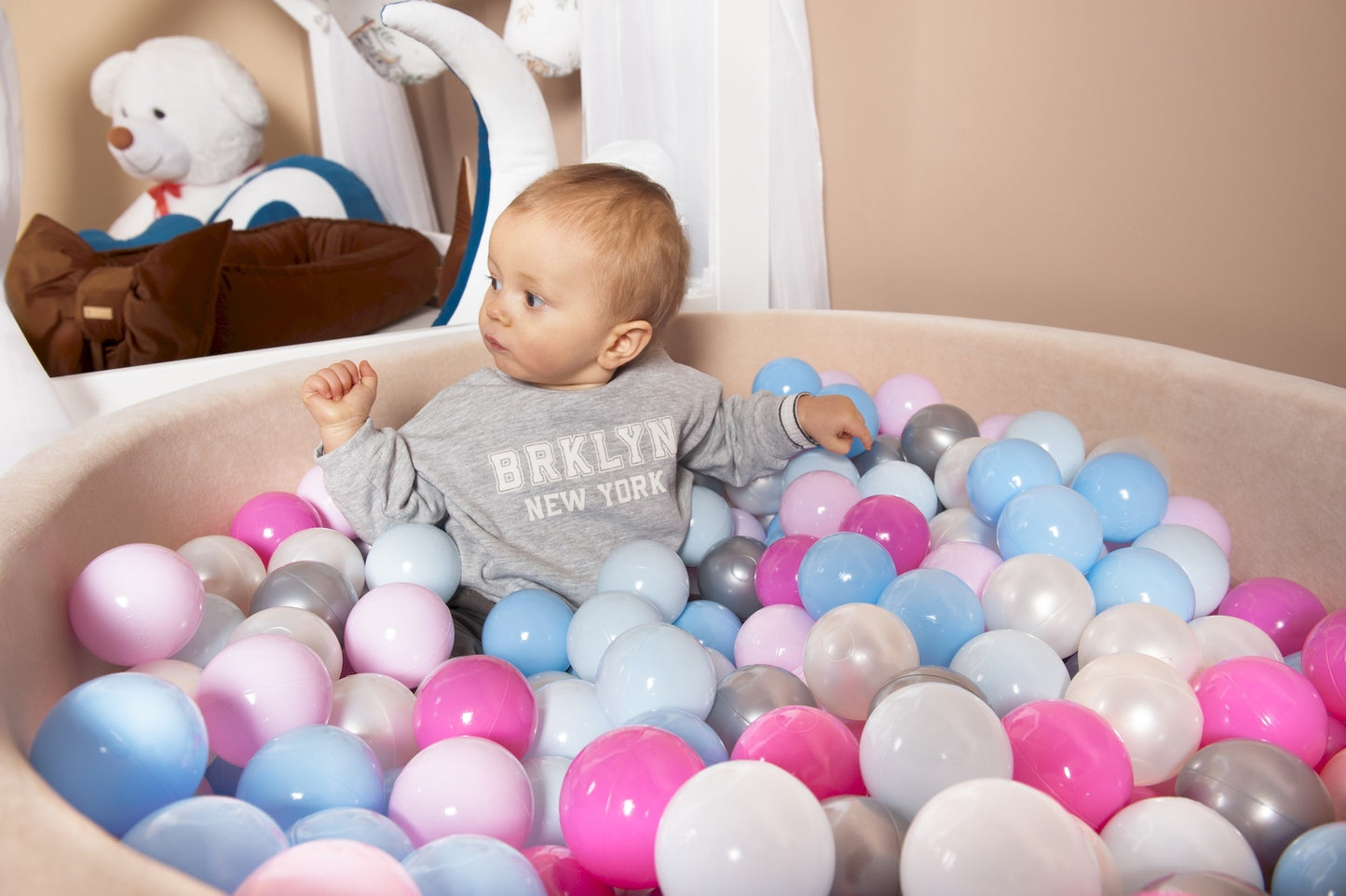 Velvet round ball pit with 200 balls - Cappuccino cream